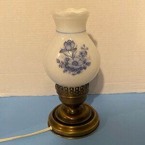 Vintage 11” Floral desk lamp